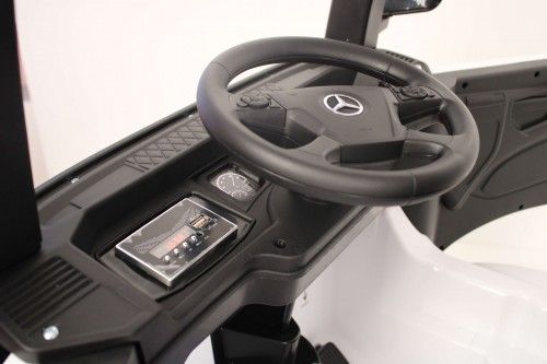 Детский электромобиль Mercedes-Benz Actros 4WD (HL358) белый